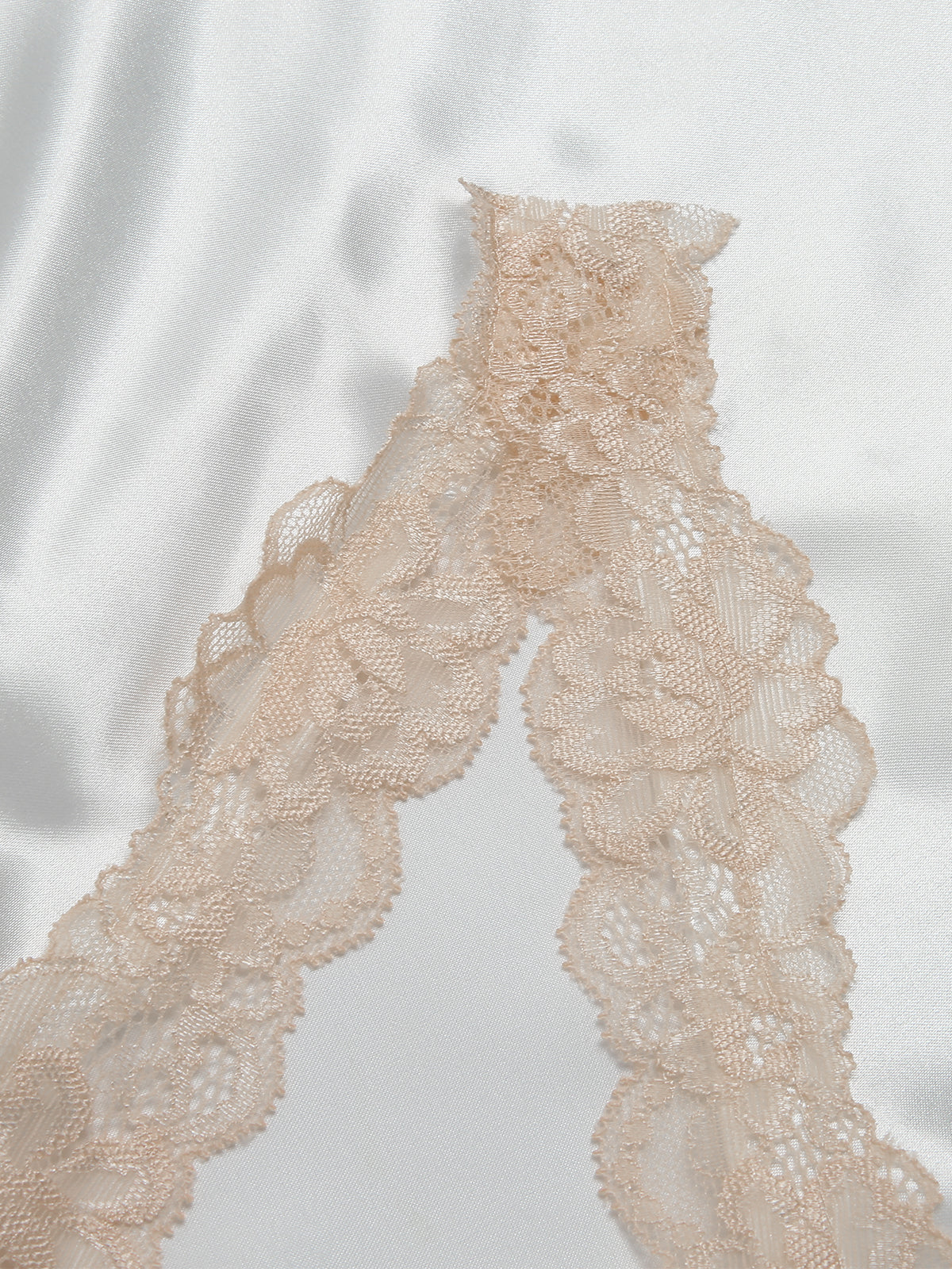 1950s Lace Patchwork Suspender Sleepwear - Image 11