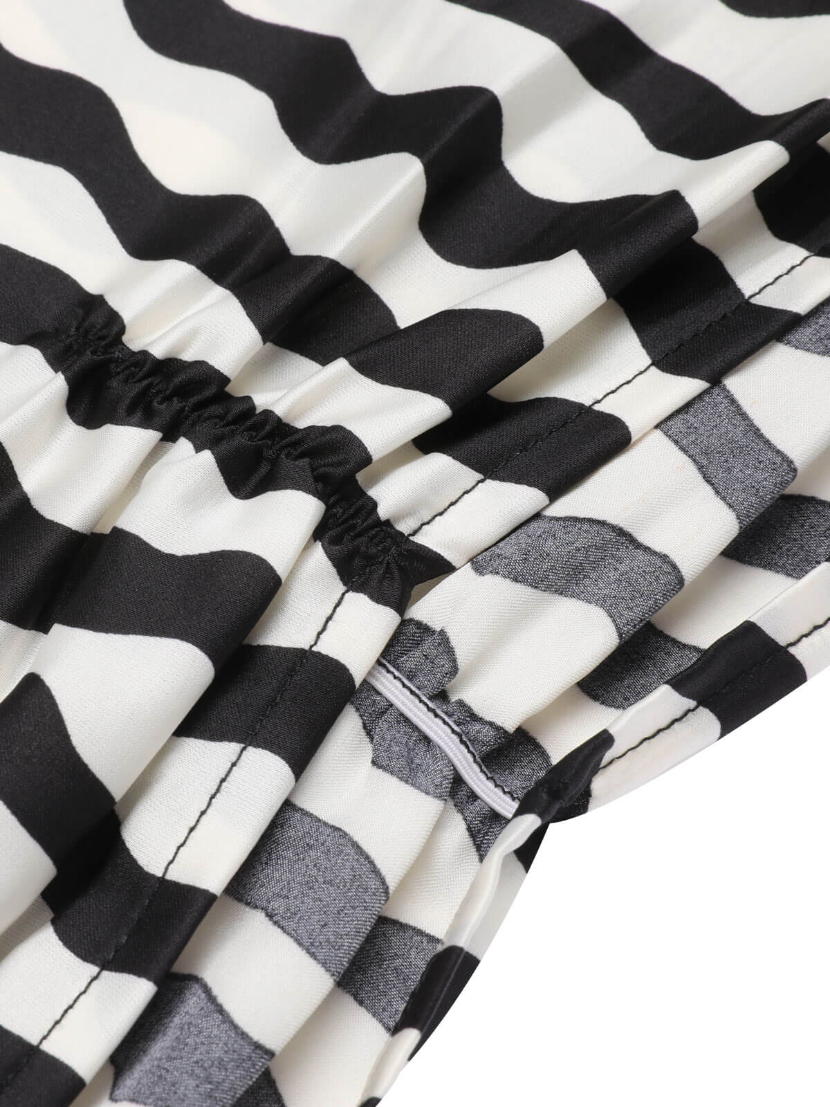 Black & White 1950s Curve Print Blouse - Image 6