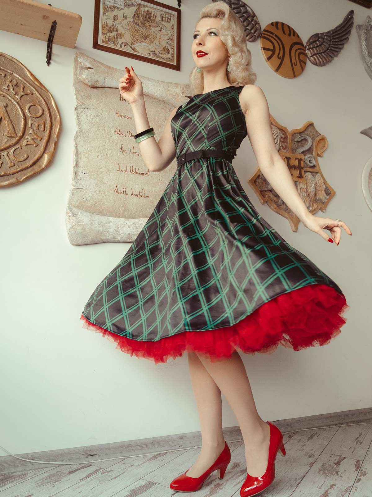 Green 1950s Plaid Belted Swing Dress - Image 8