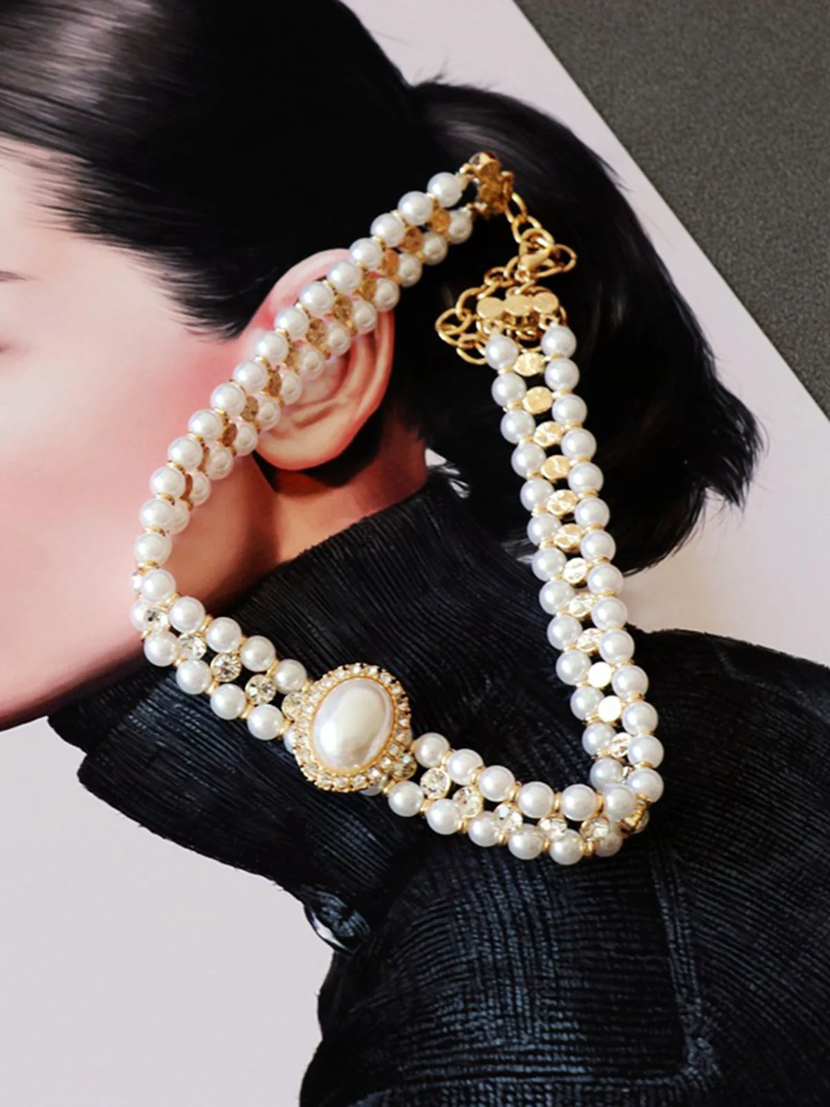 Retro Rhinestone Pearl Necklace - Image 3